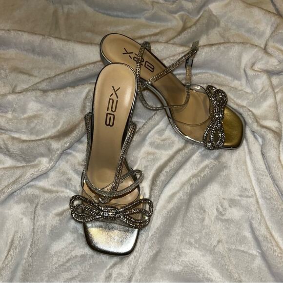 Women’s Silver Strappy Heels X2B Size 6 Regular 4 Inch Heels - Picture 8 of 9